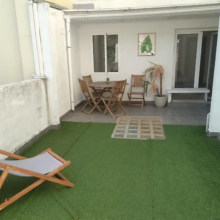 Center Apartment *